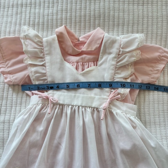 Vintage 80's Baby Girl Smocked Light Pink Dress With Embroidered Floral Apron - Picture 10 of 11
